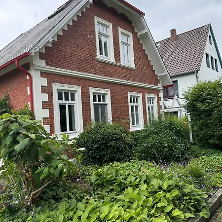 Semesterbostad Haus Am Wald *